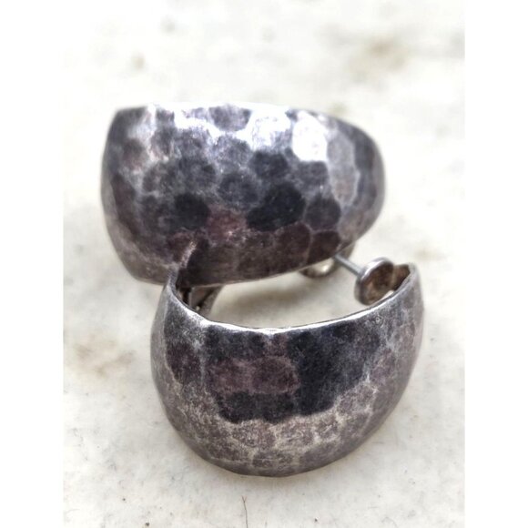 Vintage Hammered   Silver Tone  Hoop Earrings - Picture 1 of 2